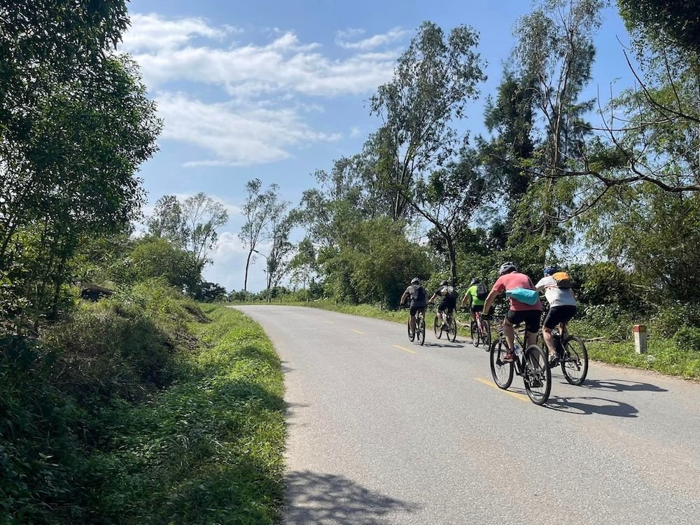 Cycling Tour via Backroads from Hanoi to Ho Chi Minh City 15 Days